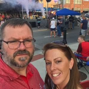 Meet your Posher, Lorie